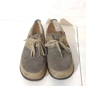 AHNU Men’s Leather Oxford Casual Shoe Size 10.5